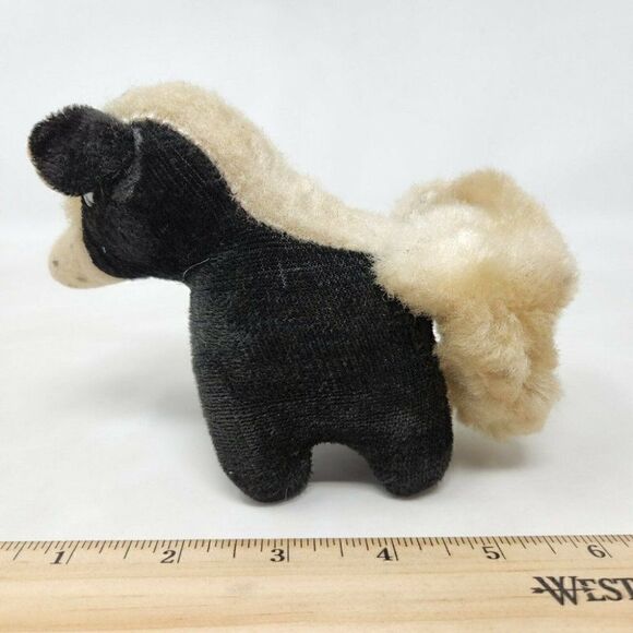 VINTAGE JAPAN PLUSH PRIZE BLACK WHITE SKUNK ANIMAL TOY DOLL PLASTIC EYES - Picture 4 of 6